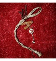 Χριστουγεννιάτικο Κρεμαστό Γούρι με Χρυσό Κλειδί και Ξυλάκια Κανέλας, 24cm