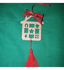 Χριστουγεννιάτικο Ξύλινο Κρεμαστό Γούρι Σπιτάκι με Σχέδια,Φιόγκο και Κρόσια, 30cm