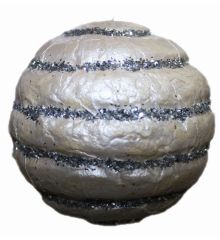 Χριστουγεννιάτικη Λευκή Μπάλα, με Ασημί Οριζόντιες Ρίγες (4cm)